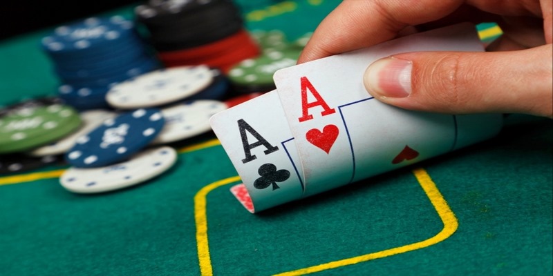 Luật chơi bài poker Kubet11 Dễ Hiểu Nhất Cho Tân Thủ 2 Người chơi được phép Flop trong mọi trường hợp